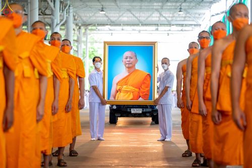 ภาพ No.48520:ประมวลภาพพิธีรับร่างนักสร้างบารมี พระเดชพระคุณพระสุธรรมญาณวิเทศ วิ. (สุธรรม สุธมฺโม)