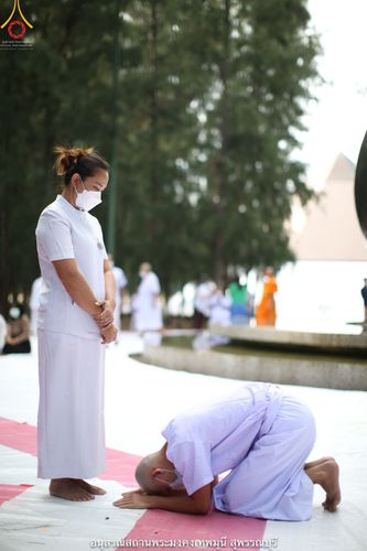 ภาพ No.39670:พิธีตัดปอยผม ปลงผม ขอขมารับผ้าไตรและพิธีบรรพชา ในโครงการอุปสมบท บูชาธรรมมหาปูชนียาจารย์ ประจำปี 2564 ชุดที่ 4