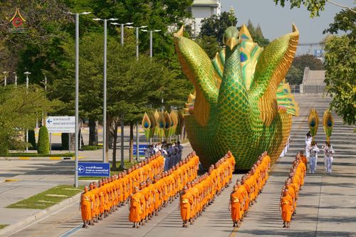 ภาพ No.42690:พิธีอัญเชิญมยุรนาวากาศ ประดิษฐาน ณ อาคาร 100 ปี เนื่องในวันคล้ายวันเกิด ครบ 113 ปี คุณยายอาจารย์มหารัตนอุบาสิกาจันทร์ ขนนกยูง