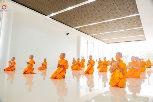 ภาพ No.44615:ประมวลภาพพิธีบรรพชา โครงการบรรพชาสามเณรฟื้นฟูพระพุทธศาสนาทั่วไทย ณ ศูนย์ปฎิบัติธรรมสมุทรปราการ