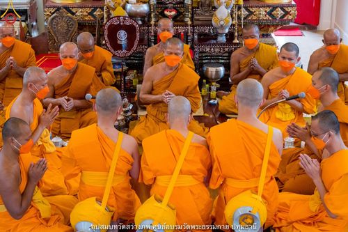 ภาพ No.40468:พิธีตัดปอยผม ปลงผม ขอขมารับผ้าไตรและพิธีบรรพชา ในโครงการอุปสมบท บูชาธรรมมหาปูชนียาจารย์ ประจำปี 2564 ชุดที่ 13