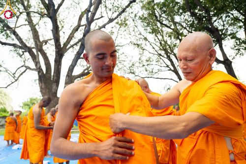 ภาพ No.314139:วันจันทร์ที่ 16 มีนาคม พ.ศ. 2569 พิธีเวียนเทียนประทักษิณ และพิธีบรรพชาสามเณร 500 รูป ณ วิหารมายาเทวี ประเทศเนปาล