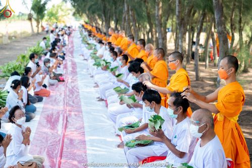 ภาพ No.39327:พิธีตัดปอยผมและปลงผมในโครงการอุปสมบท บูชาธรรมมหาปูชนียาจารย์ ประจำปี 2564 ชุดที่ 1