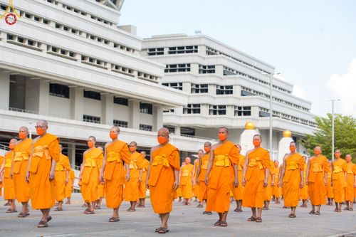 ภาพ No.43251:พิธีอัญเชิญมยุรนาวากาศ บูชาธรรมมหาปูชนียาจารย์ วันพฤหัสบดีที่ 3 กุมภาพันธ์ พ.ศ. 2565