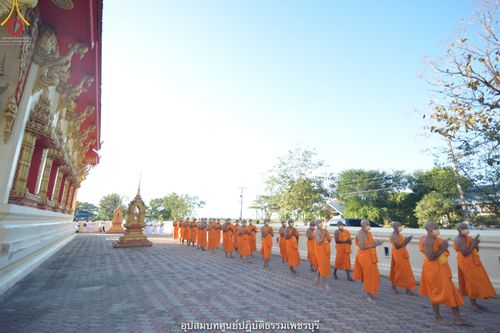 ภาพ No.40712:พิธีตัดปอยผม ปลงผม ขอขมารับผ้าไตรและพิธีบรรพชา ในโครงการอุปสมบท บูชาธรรมมหาปูชนียาจารย์ ประจำปี 2564 ชุดที่ 15