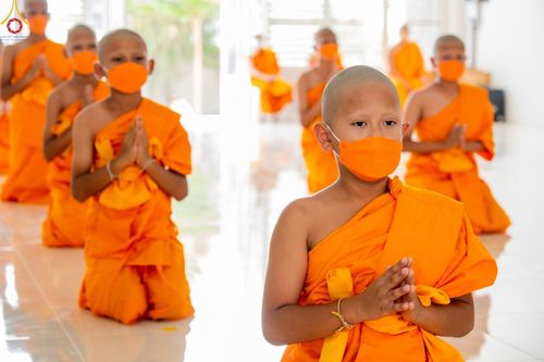 ภาพ No.44617:ประมวลภาพพิธีบรรพชา โครงการบรรพชาสามเณรฟื้นฟูพระพุทธศาสนาทั่วไทย ณ ศูนย์ปฎิบัติธรรมสมุทรปราการ