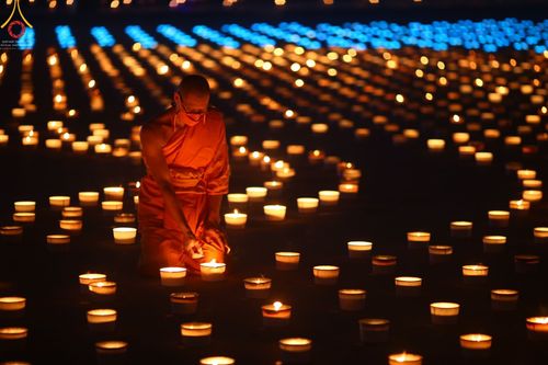 ภาพ No.45028:ประมวลภาพพิธีจุดประทีป​ วันคุ้ม​ครองโลก ณ วัดพระธรรมกาย