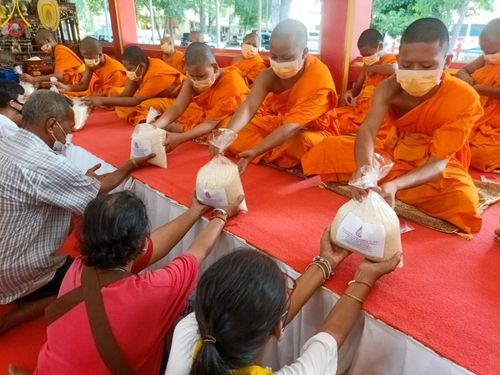 ภาพ No.45779:ประมวลภาพกิจกรรม โครงการบรรพชาสามเณรฟื้นฟูพระพุทธศาสนาทั่วไทย ณ วัดเวฬุวัน และศูนย์ปฏิบัติธรรมและอบรมเยาวชนยะลา