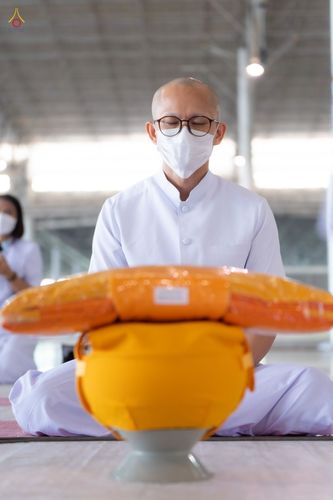 ภาพ No.44235:ประมวลภาพพิธีเวียนประทักษิณ, พิธีวันทาพระมหาธรรมกายเจดีย์ และพิธีขอขมารับผ้าไตร โครงการบวชภาคฤดูร้อน พ.ศ. 2565