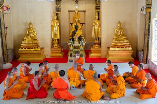 ภาพ No.40117:พิธีตัดปอยผม ปลงผม ขอขมารับผ้าไตรและพิธีบรรพชา ในโครงการอุปสมบท บูชาธรรมมหาปูชนียาจารย์ ประจำปี 2564 ชุดที่ 9