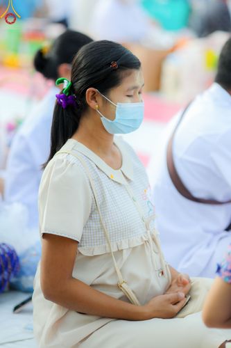 ภาพ No.49518:ประมวลภาพพิธีตักบาตรพระสงฆ์ 1,091 รูป เนื่องในวันแม่แห่งชาติ ณ ตลาดจัมโบ้ ชุดที่ 1