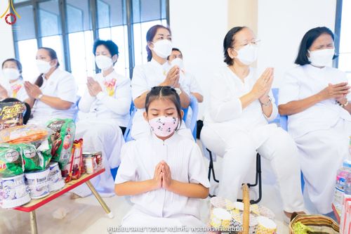 ภาพ No.41059:พิธีตัดปอยผม ปลงผม ขอขมารับผ้าไตรและพิธีบรรพชา ในโครงการอุปสมบท บูชาธรรมมหาปูชนียาจารย์ ประจำปี 2564 ชุดที่ 19