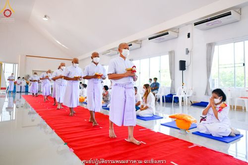 ภาพ No.39604:พิธีตัดปอยผม ปลงผม ขอขมารับผ้าไตรและพิธีบรรพชา ในโครงการอุปสมบท บูชาธรรมมหาปูชนียาจารย์ ประจำปี 2564 ชุดที่ 3