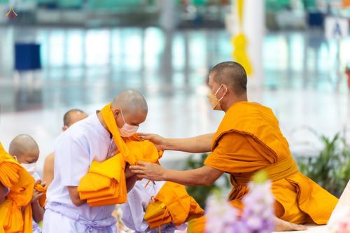 ภาพ No.44350:ประมวลภาพพิธีบรรพชา และพิธีถวายบาตร โครงการบวชภาคฤดูร้อน พ.ศ. 2565
