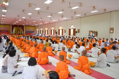 ภาพ No.48093:ประมวลภาพพิธีเวียนประทักษิณ และบรรพชาอุปสมบท รุ่นเข้าพรรษา ปี 2565