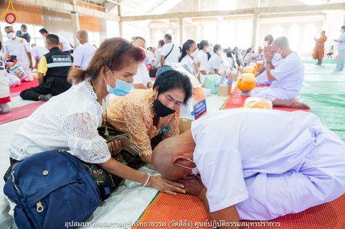 ภาพ No.40888:พิธีตัดปอยผม ปลงผม ขอขมารับผ้าไตรและพิธีบรรพชา ในโครงการอุปสมบท บูชาธรรมมหาปูชนียาจารย์ ประจำปี 2564 ชุดที่ 17