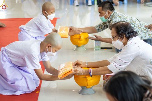 ภาพ No.44862:ประมวลภาพพิธีบรรพชา ในโครงการบรรพชาสามเณรฟื้นฟูพระพุทธศาสนาทั่วไทย ณ ศูนย์อบรมเยาวชนบางปะหัน