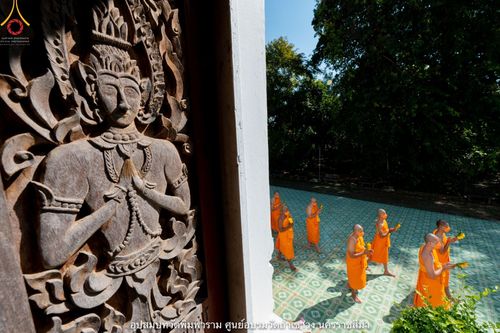 ภาพ No.39907:พิธีตัดปอยผม ปลงผม ขอขมารับผ้าไตรและพิธีบรรพชา ในโครงการอุปสมบท บูชาธรรมมหาปูชนียาจารย์ ประจำปี 2564 ชุดที่ 7