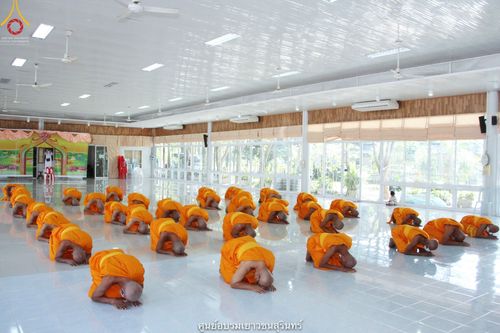 ภาพ No.40964:พิธีตัดปอยผม ปลงผม ขอขมารับผ้าไตรและพิธีบรรพชา ในโครงการอุปสมบท บูชาธรรมมหาปูชนียาจารย์ ประจำปี 2564 ชุดที่ 18