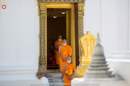 ภาพ No.40119:พิธีตัดปอยผม ปลงผม ขอขมารับผ้าไตรและพิธีบรรพชา ในโครงการอุปสมบท บูชาธรรมมหาปูชนียาจารย์ ประจำปี 2564 ชุดที่ 9