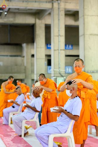 ภาพ No.47488:ประมวลภาพพิธีตัดปอยผม โครงการบรรพชาอุปสมบทหมู่ รุ่นเข้าพรรษา 2565