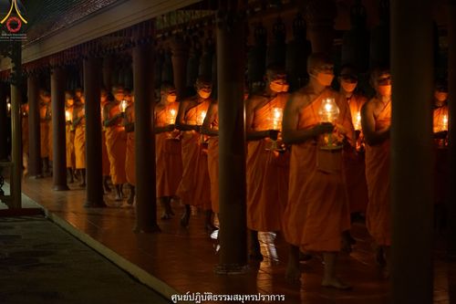 ภาพ No.42099:พิธีตัดปอยผม ปลงผม ขอขมารับผ้าไตรและพิธีบรรพชา ในโครงการอุปสมบท บูชาธรรมมหาปูชนียาจารย์ ประจำปี 2564 ชุดที่ 20