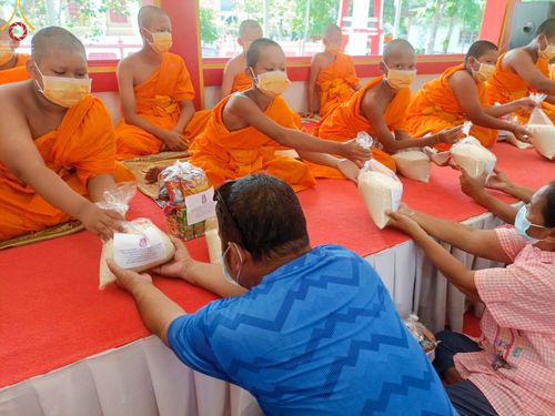 ภาพ No.45781:ประมวลภาพกิจกรรม โครงการบรรพชาสามเณรฟื้นฟูพระพุทธศาสนาทั่วไทย ณ วัดเวฬุวัน และศูนย์ปฏิบัติธรรมและอบรมเยาวชนยะลา