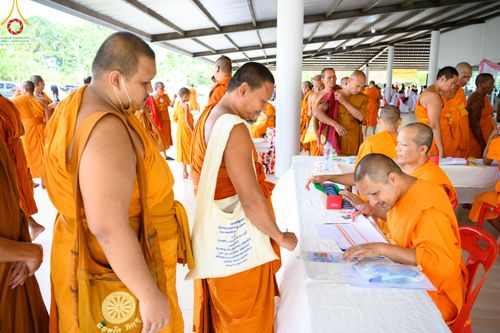 ภาพ No.81205:พิธีถวายสังฆทานแด่คณะสงฆ์ 323 วัด พิธีมอบกองทุนหนุนแรงใจช่วยครูใต้ และพิธีทำบุญอุทิศส่วนกุศลแด่ผู้วายชนม์ในเหตุการณ์ความไม่สงบ ๔ จังหวัดชายแดนภาคใต้  ปีที่ 19 ครั้งที่ 162 วันเสาร์ที่ 27 พฤษภาคม พ.ศ. 2566 ณ ศูนย์ปฏิบัติธรรมภาคใต้ อ.บางกล่ำ จ.สงขลา