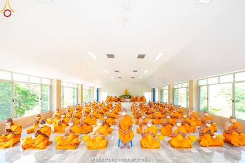 ภาพ No.40295:พิธีตัดปอยผม ปลงผม ขอขมารับผ้าไตรและพิธีบรรพชา ในโครงการอุปสมบท บูชาธรรมมหาปูชนียาจารย์ ประจำปี 2564 ชุดที่ 11