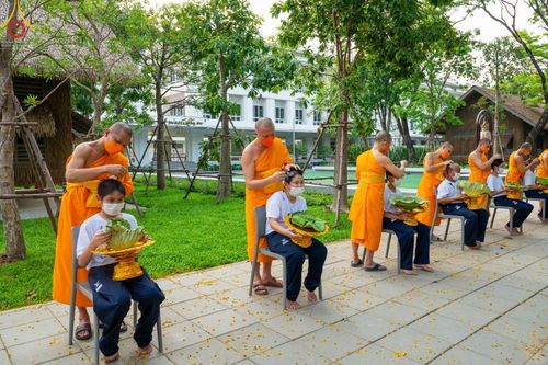 ภาพ No.44491:ประมวลภาพพิธีปลงผม โครงการบรรพชาสามเณรหน่อแก้วเปรียญธรรมรุ่นที่ 10