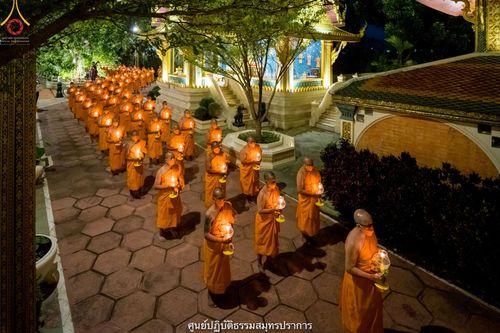 ภาพ No.42098:พิธีตัดปอยผม ปลงผม ขอขมารับผ้าไตรและพิธีบรรพชา ในโครงการอุปสมบท บูชาธรรมมหาปูชนียาจารย์ ประจำปี 2564 ชุดที่ 20