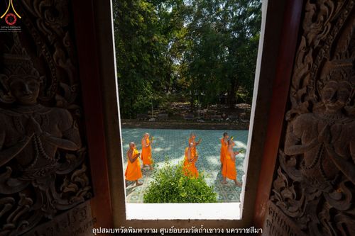 ภาพ No.39909:พิธีตัดปอยผม ปลงผม ขอขมารับผ้าไตรและพิธีบรรพชา ในโครงการอุปสมบท บูชาธรรมมหาปูชนียาจารย์ ประจำปี 2564 ชุดที่ 7