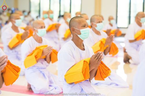 ภาพ No.40804:พิธีตัดปอยผม ปลงผม ขอขมารับผ้าไตรและพิธีบรรพชา ในโครงการอุปสมบท บูชาธรรมมหาปูชนียาจารย์ ประจำปี 2564 ชุดที่ 16