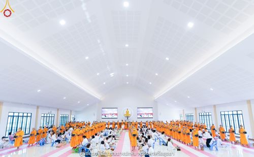 ภาพ No.41060:พิธีตัดปอยผม ปลงผม ขอขมารับผ้าไตรและพิธีบรรพชา ในโครงการอุปสมบท บูชาธรรมมหาปูชนียาจารย์ ประจำปี 2564 ชุดที่ 19