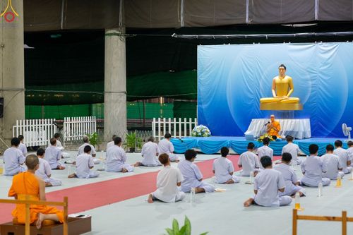 ภาพ No.47394:ประมวลภาพกิจวัตร-กิจกรรม ธรรมทายาท ในโครงการบรรพชาอุปสมบทหมู่ รุ่นเข้าพรรษา