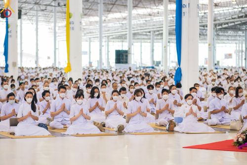 ภาพ No.52333:ประมวลภาพพิธีบูชาข้าวพระ (วันอาทิตย์ต้นเดือนตุลาคม) ณ วัดพระธรรมกาย จ.ปทุมธานี 