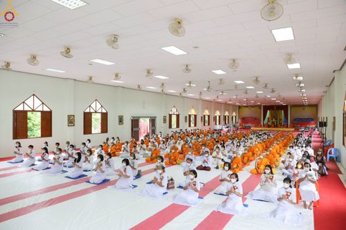 ภาพ No.48073:ประมวลภาพพิธีเวียนประทักษิณ และบรรพชาอุปสมบท รุ่นเข้าพรรษา ปี 2565