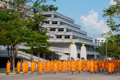 ภาพ No.43256:พิธีอัญเชิญมยุรนาวากาศ บูชาธรรมมหาปูชนียาจารย์ วันพฤหัสบดีที่ 3 กุมภาพันธ์ พ.ศ. 2565