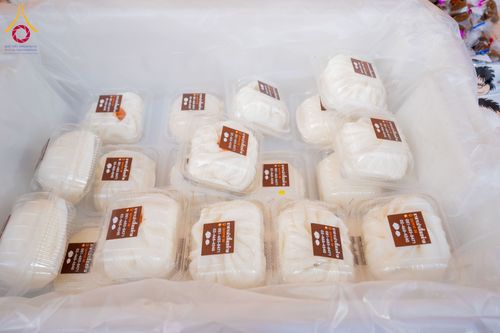 ภาพ No.295909:วันที่ 17 มกราคม พ.ศ. 2569 พิธีถวายภัตตาหารเป็นสังฆทาน แด่พระธรรมยาตรา ณ วัดโบสถ์บน ต.บางคูเวียง จ.นนทบุรี อนุสรณ์สถานลำดับที่ 4 สถานที่เกิดด้วยกายธรรม ในโครงการธรรมยาตรา กตัญญูบูชา มหาปูชนียาจารย์ พระมงคลเทพมุนี(สด จนฺทสโร) พระผู้ปราบมาร อนุสรณ์สถาน 7 แ