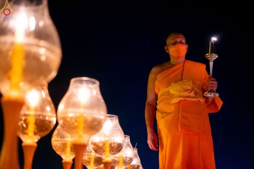 ภาพ No.90268:พิธีจุดประทีป 20,000 ดวง บูชาพระมหาธรรมกายเจดีย์ และบูชาพระมงคลเทพมุนี(สด จนฺทสโร) พระผู้ปราบมาร วันอังคารที่ 10 ตุลาคม พ.ศ. 2566 ณ ลานธรรมพระมหาธรรมกายเจดีย์ วัดพระธรรมกาย จ.ปทุมธานี