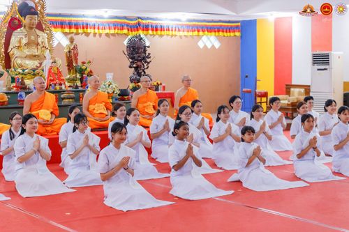 ภาพ No.284592:วันพุธที่ 17  ธันวาคม พ.ศ.2568  พิธีบวชอุบาสิกาแก้ว อินโดนีเซีย ณ ประเทศอินโดนีเซีย