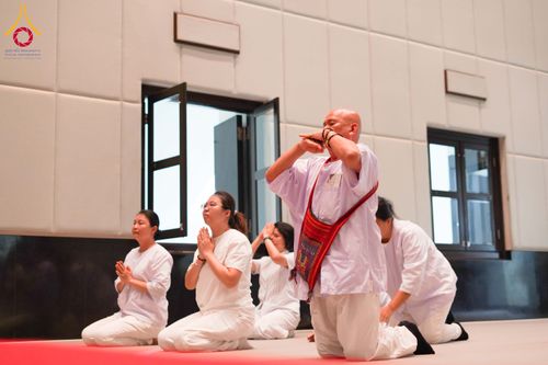 ภาพ No.326785:วันที่ 27-30 เมษายน พ.ศ.2569 ต้อนรับชาวต่างชาติจากประเทศมาเลเซีย ฝรั่งเศส เมียนมาร์ และศรีลังกา  เยี่ยมชมวัดพระธรรมกาย