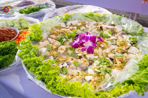 ภาพ No.288331:วันที่ 5 มกราคม พ.ศ. 2569 พิธีถวายภัตตาหารเป็นสังฆทาน แด่พระธรรมยาตรา ในโครงการธรรมยาตรา กตัญญูบูชา มหาปูชนียาจารย์ พระมงคลเทพมุนี(สด จนฺทสโร) พระผู้ปราบมาร อนุสรณ์สถาน 7 แห่ง ปีที่ 14 ณ อนุสรณ์สถานมหาวิหารพระมงคลเทพมุนี (โลตัสแลนด์) อ.สองพี่น้อง จ.สุพรร