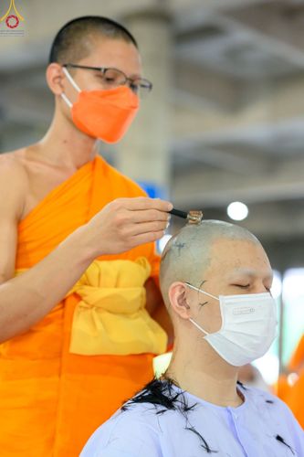 ภาพ No.47490:ประมวลภาพพิธีตัดปอยผม โครงการบรรพชาอุปสมบทหมู่ รุ่นเข้าพรรษา 2565