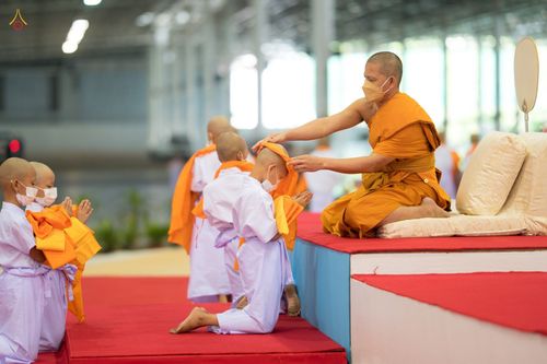 ภาพ No.44353:ประมวลภาพพิธีบรรพชา และพิธีถวายบาตร โครงการบวชภาคฤดูร้อน พ.ศ. 2565