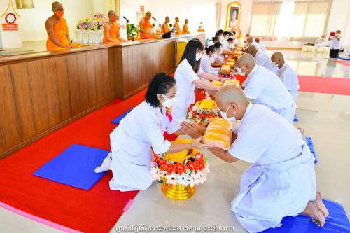 ภาพ No.39610:พิธีตัดปอยผม ปลงผม ขอขมารับผ้าไตรและพิธีบรรพชา ในโครงการอุปสมบท บูชาธรรมมหาปูชนียาจารย์ ประจำปี 2564 ชุดที่ 3