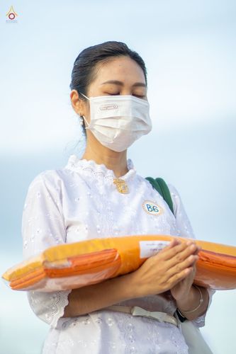 ภาพ No.47566:ประมวลภาพพิธีขอขมาและมอบผ้าไตร โครงการบรรพชาอุปสมบทหมู่ รุ่นเข้าพรรษา 2565