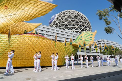 ภาพ No.42699:พิธีอัญเชิญมยุรนาวากาศ ประดิษฐาน ณ อาคาร 100 ปี เนื่องในวันคล้ายวันเกิด ครบ 113 ปี คุณยายอาจารย์มหารัตนอุบาสิกาจันทร์ ขนนกยูง