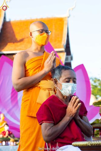 ภาพ No.39331:พิธีตัดปอยผมและปลงผมในโครงการอุปสมบท บูชาธรรมมหาปูชนียาจารย์ ประจำปี 2564 ชุดที่ 1