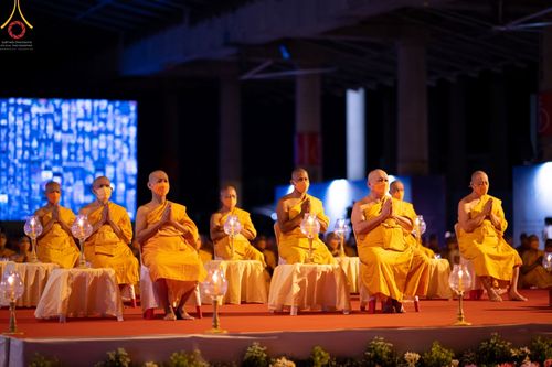 ภาพ No.42010:พิธีฉลองชัยสวดมนต์ บทธัมมจักกัปปวัตตนสูตร 4,000,002,565 จบ เพื่อเป็นสิริมงคลตอนรับศักราชใหม่